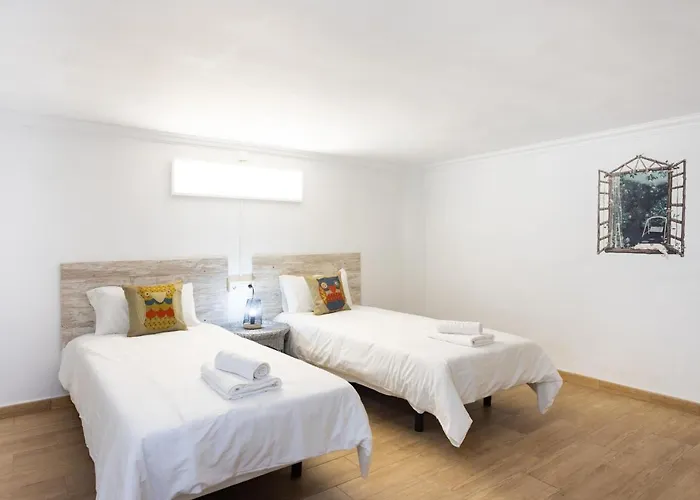 La Esperanza Downtown 3 Bd *