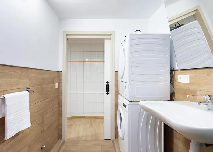 La Esperanza Downtown 3 Bd *